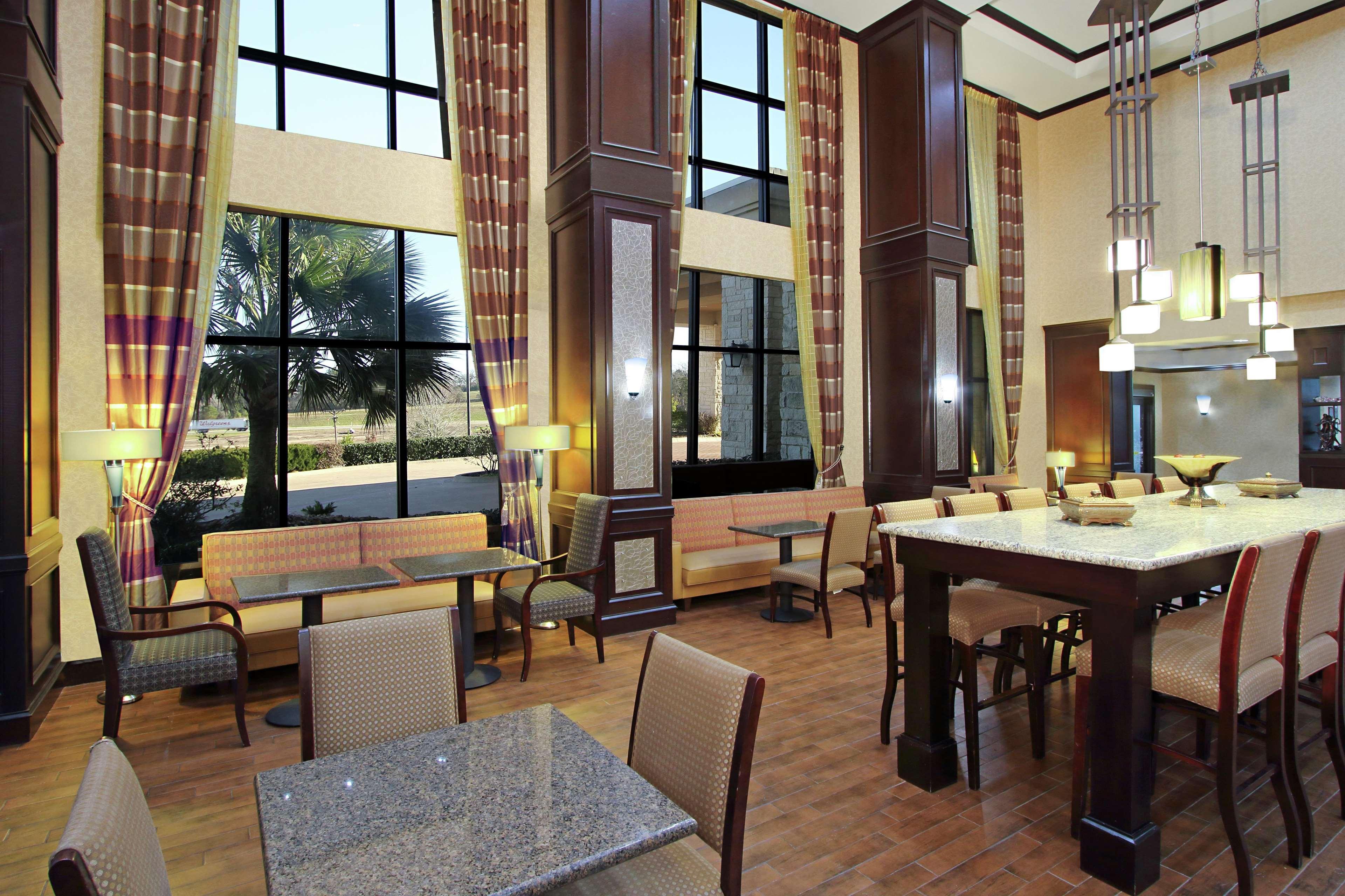Hampton Inn & Suites Buffalo Buitenkant foto