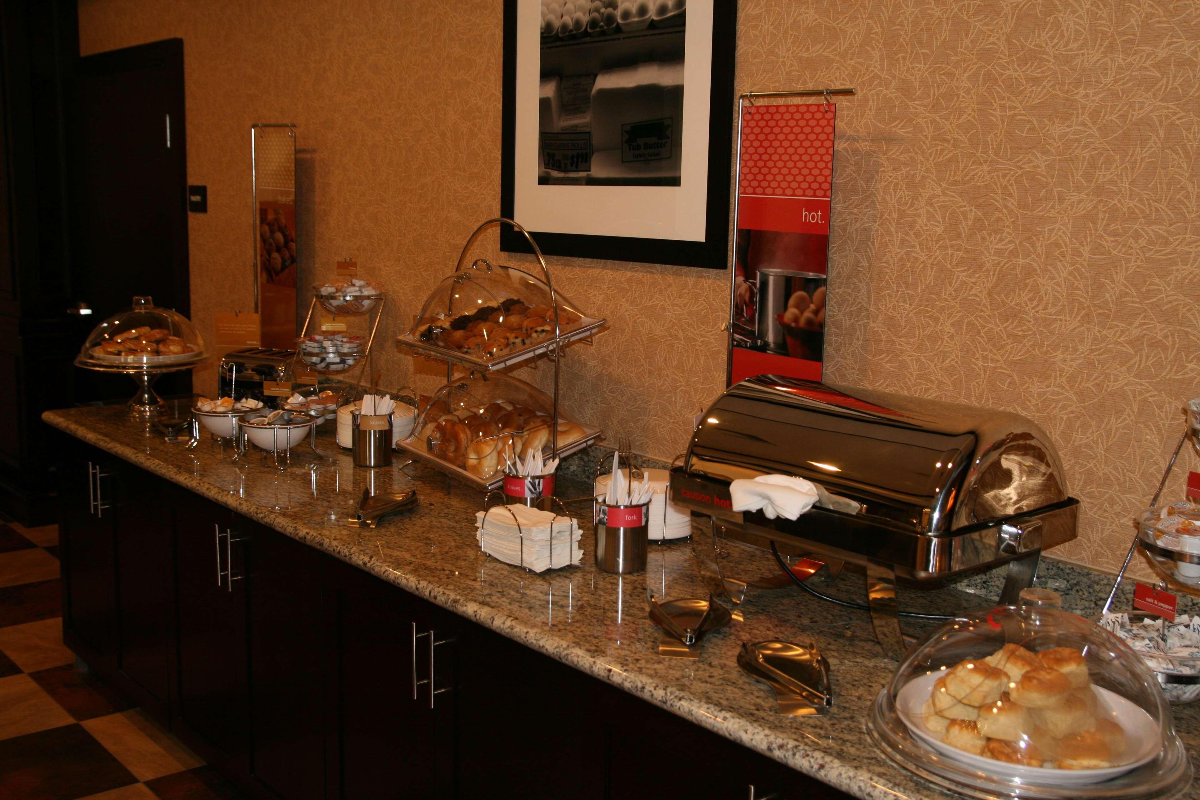 Hampton Inn & Suites Buffalo Restaurant foto